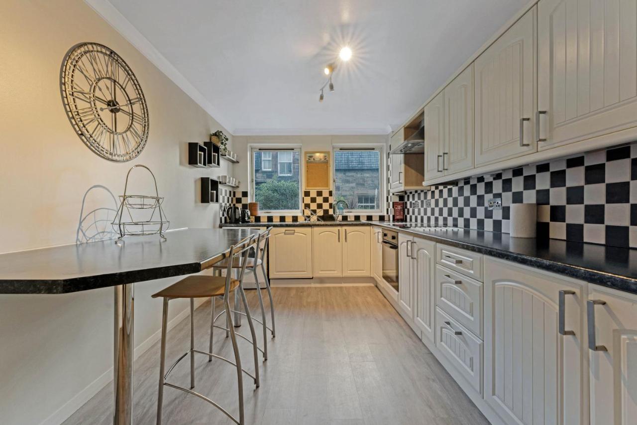 Elegant & Unique Getaway - Spacious 3 Bedroom, 2 Bathroom City Centre Apartment - Free Allocated Parking. Edinburgh Eksteriør bilde